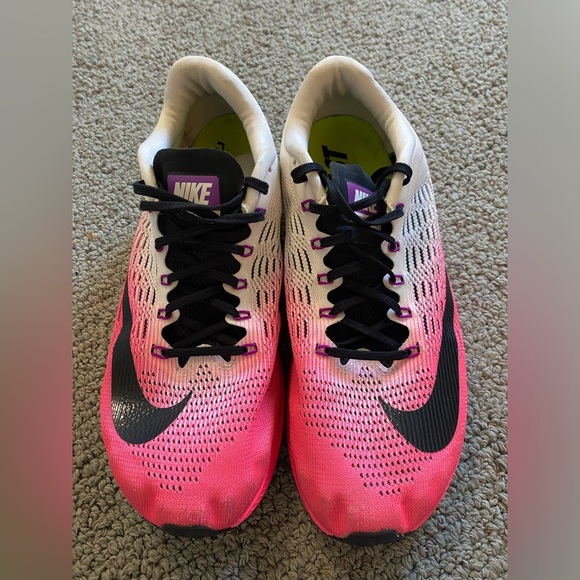 Nike Tennis Shoes - Picture 2 of 5